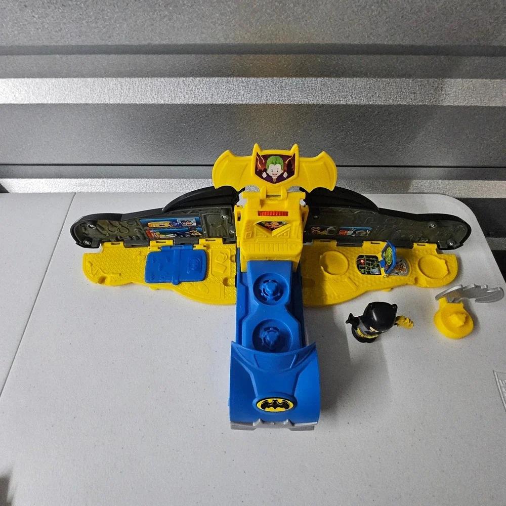 Fisher-Price Little People‎ Batmobile Transforming Playset Batman Car Toy